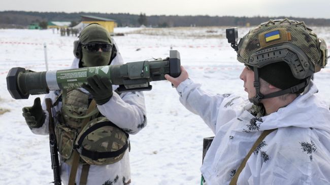 Украинские военнослужащие с американским боеприпасом M141 Bunker Defeat Munition