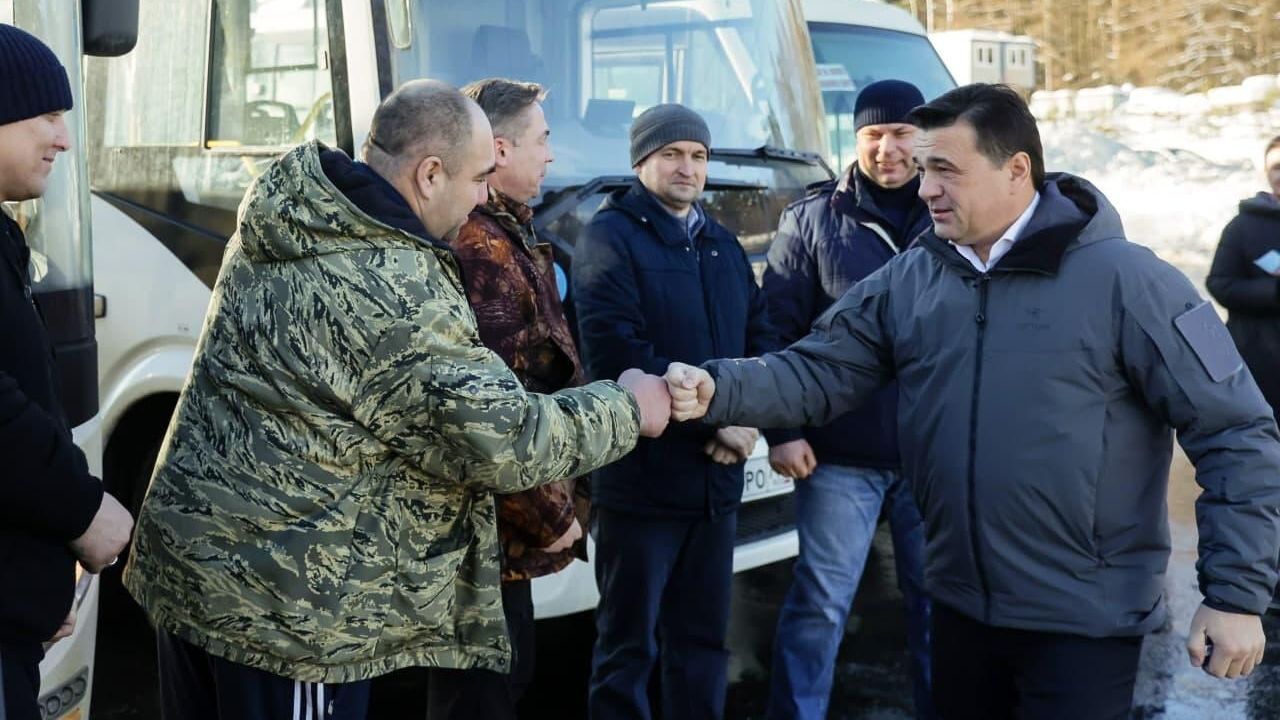 Губернатор Московской области Андрей Воробьев во время посещения площадки строительства нового разворотного круга в ЖК Государев дом в Ленинском городском округе Губернатор Московской области Андрей Воробьев во время посещения площадки строительства нового разворотного круга в ЖК Государев дом в Ленинском городском округе - РИА Новости, 1920, 09.02.2022