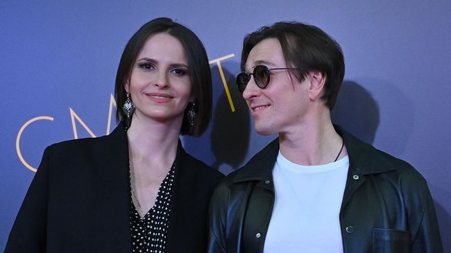 Актер Сергей Безруков с супругой режиссером Анной Матисон на премьере фильма Смерть на Ниле в Москве Актер Сергей Безруков с супругой режиссером Анной Матисон на премьере фильма Смерть на Ниле в Москве