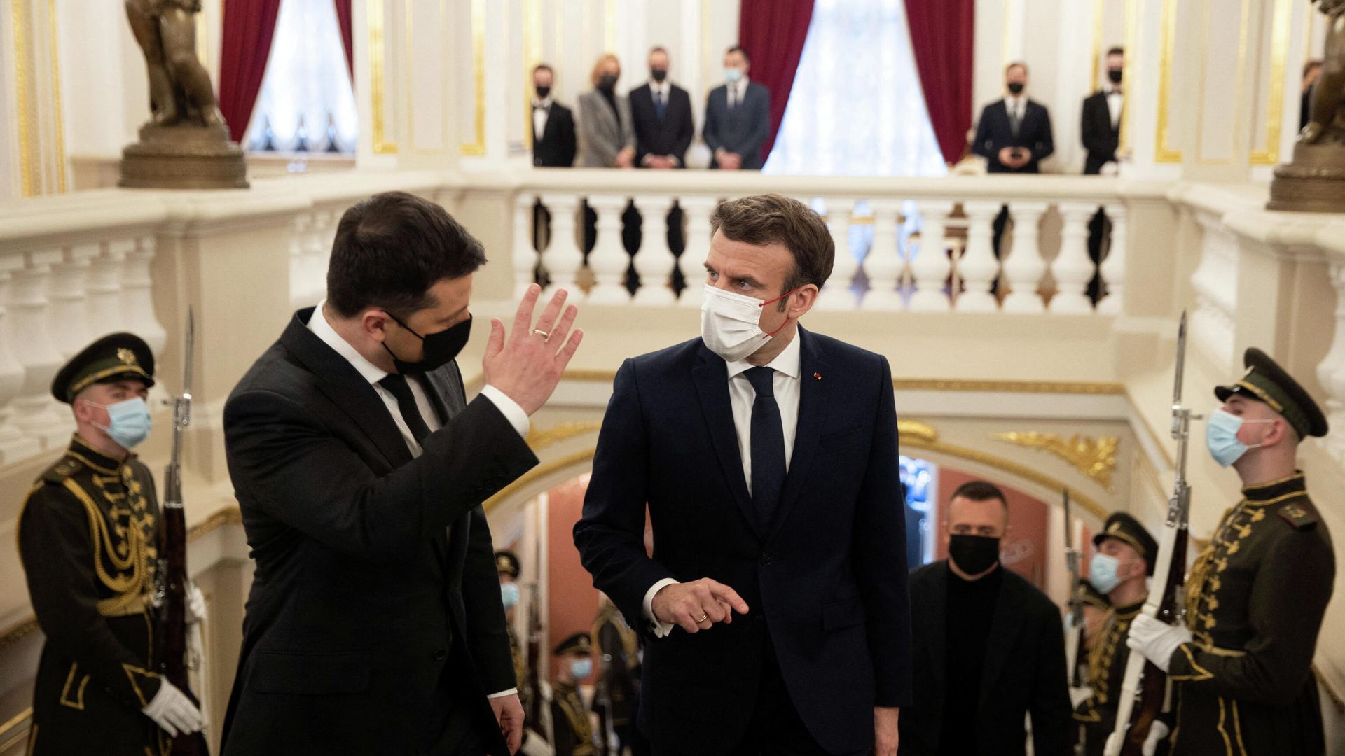 Президент Украины Владимир Зеленский и президент Франции Эммануэль Макрон во время встречи в Киеве Президент Украины Владимир Зеленский и президент Франции Эммануэль Макрон во время встречи в Киеве - РИА Новости, 1920, 11.02.2022