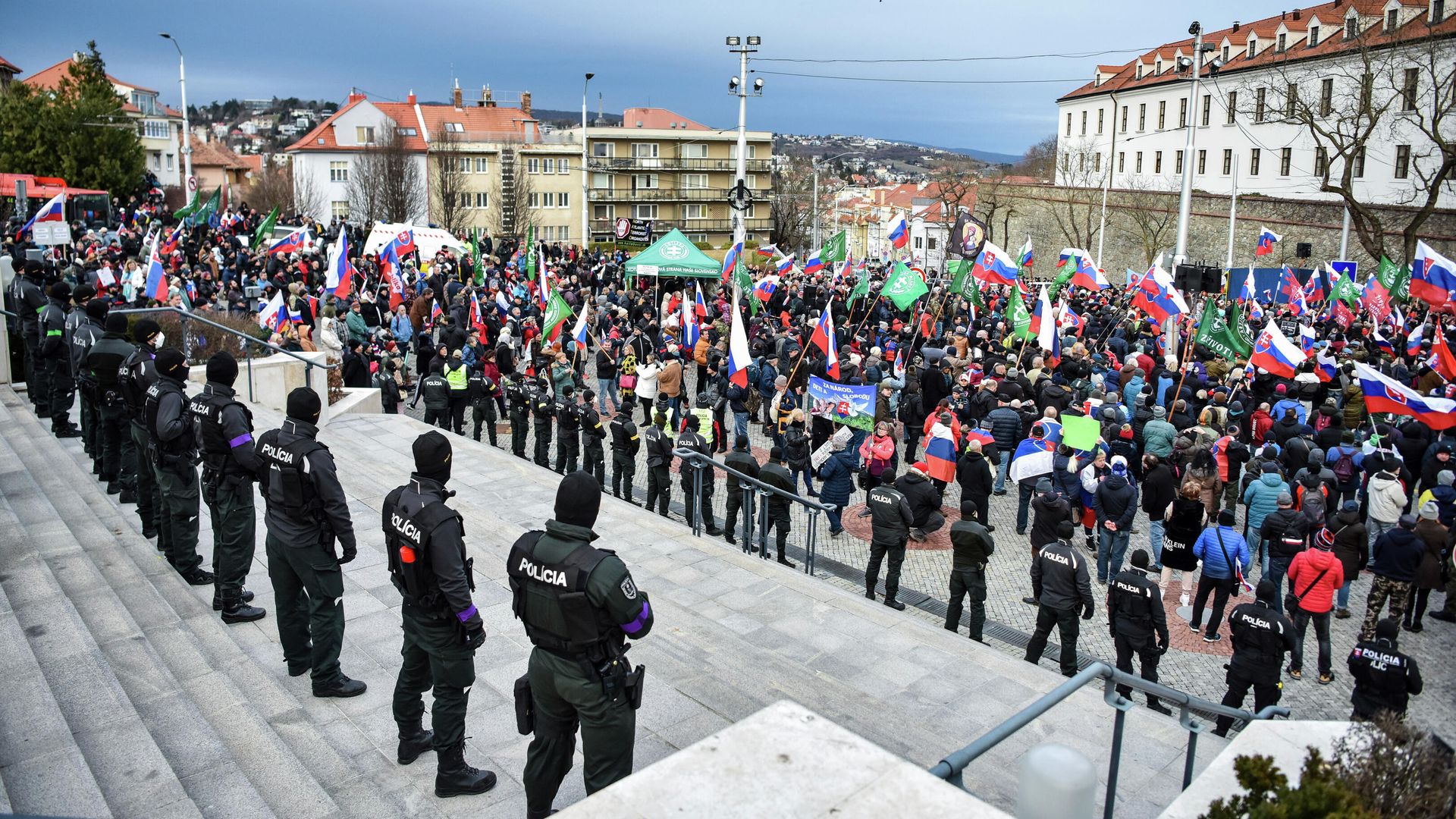 Тысячи словаков на митинге против военно-оборонного договора с США в Братиславе Тысячи словаков на митинге против военно-оборонного договора с США в Братиславе - РИА Новости, 1920, 11.02.2022