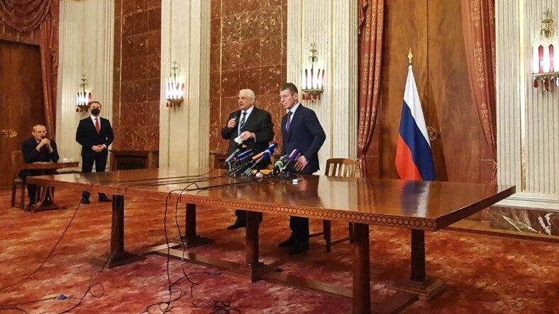 Заместитель руководителя администрации президента РФ Дмитрий Козак на пресс-конференции после участия во встрече политсоветников нормандского формата в Берлине - РИА Новости, 1920, 11.02.2022