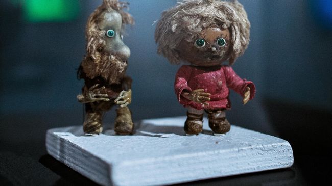 Кукольные герои Кузя и Нафаня из советского мультфильма Домовёнок Кузя