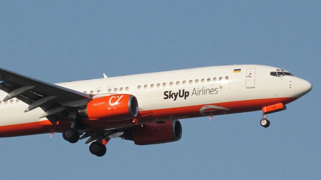 Самолет компании SkyUp Самолет компании SkyUp
