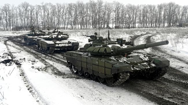 Танки Т-72Б3 во время учений