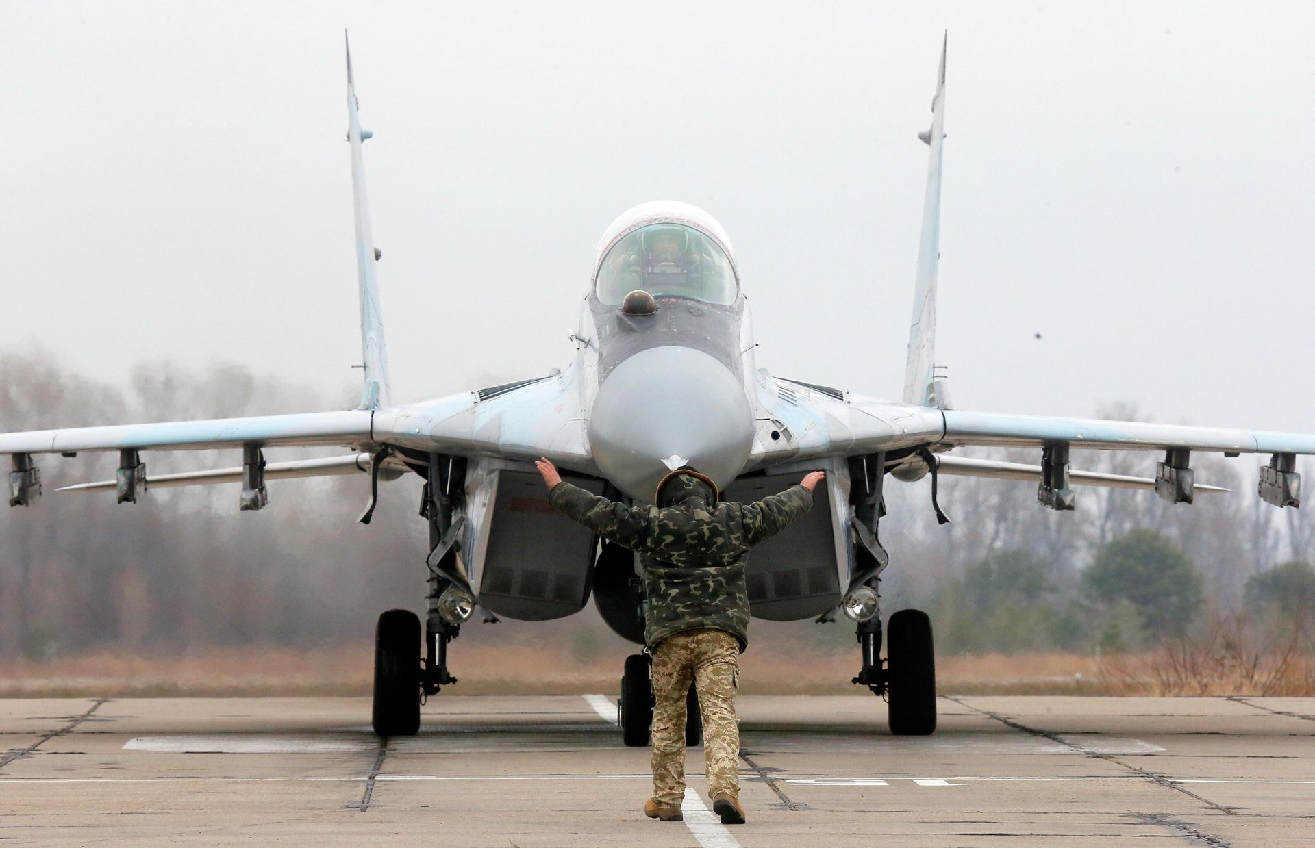 Истребитель Миг-29 ВВС Украины на авиабазе под Киевом Истребитель Миг-29 ВВС Украины на авиабазе под Киевом - РИА Новости, 1920, 25.04.2023