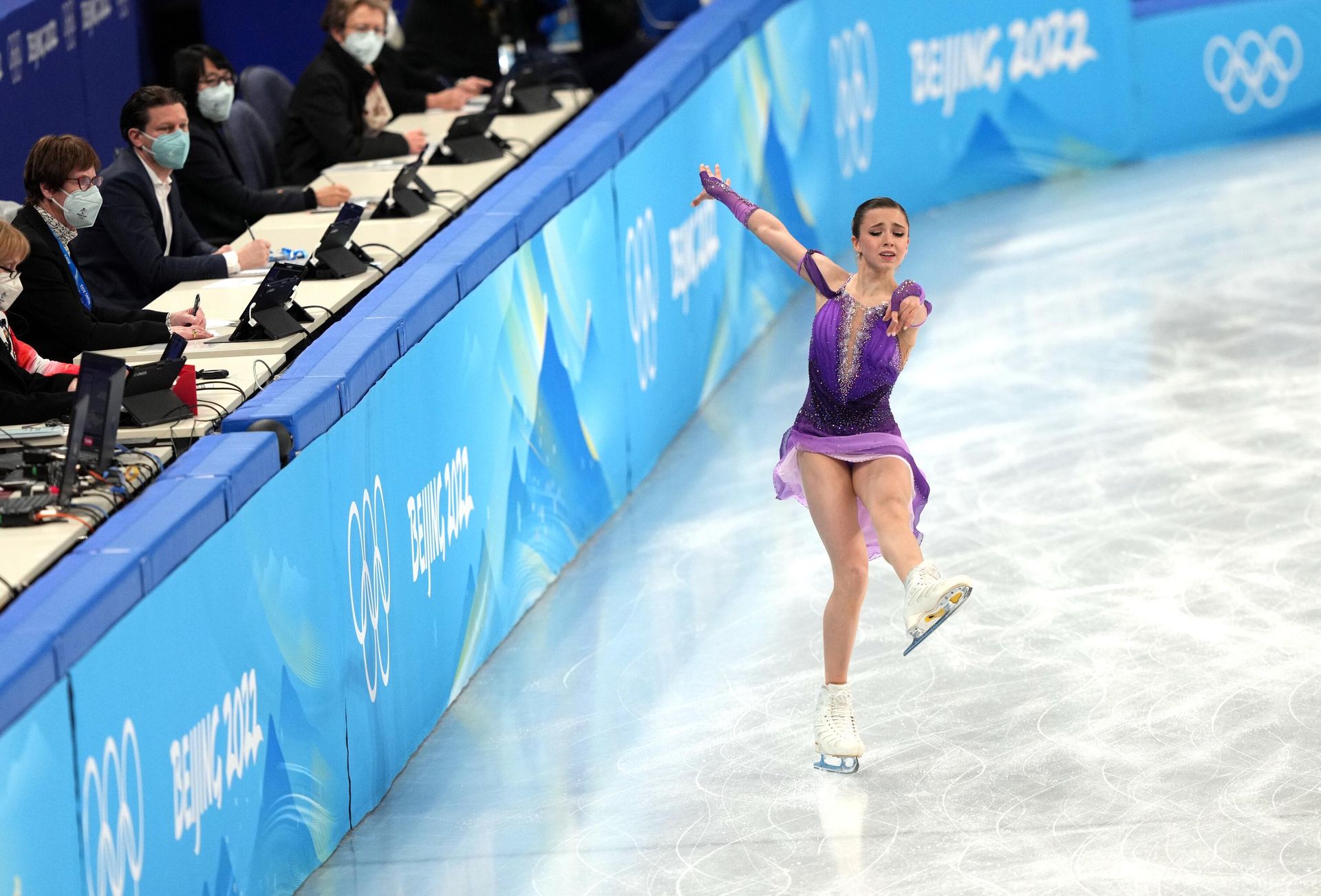 Камила Валиева выступает в короткой программе на соревнованиях по фигурному катанию на XXIV зимних Олимпийских играх в Пекине Камила Валиева выступает в короткой программе на соревнованиях по фигурному катанию на XXIV зимних Олимпийских играх в Пекине - РИА Новости, 1920, 15.02.2022