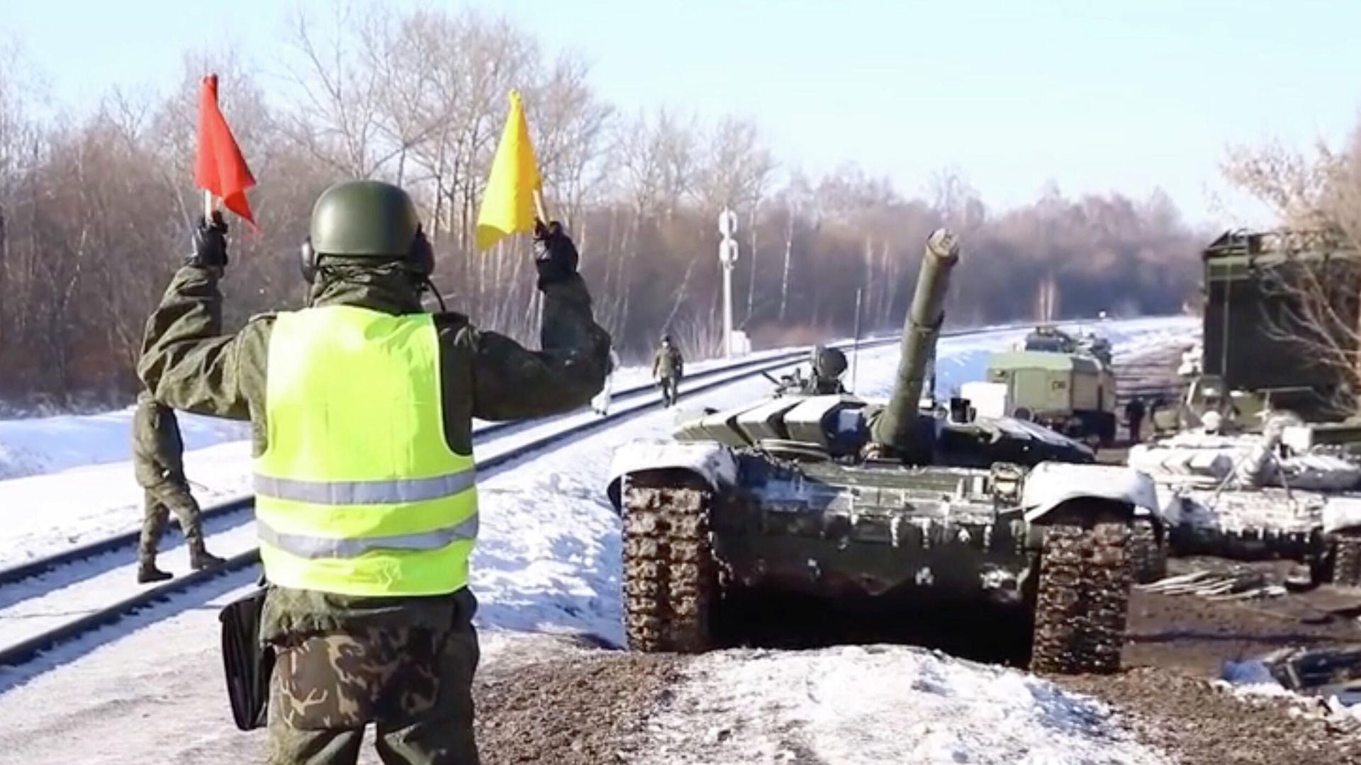 Возвращение в пункты постоянной дислокации подразделений Западного военного округа. Кадр видео Возвращение в пункты постоянной дислокации подразделений Западного военного округа. Кадр видео - РИА Новости, 1920, 16.02.2022