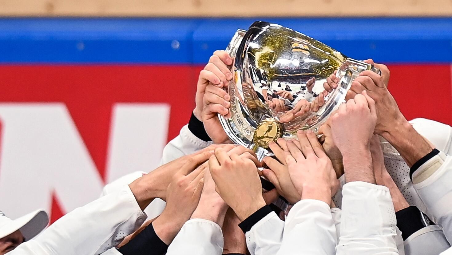 Кубок чемпионата мира по хоккею Кубок чемпионата мира по хоккею - РИА Новости, 1920, 14.05.2024