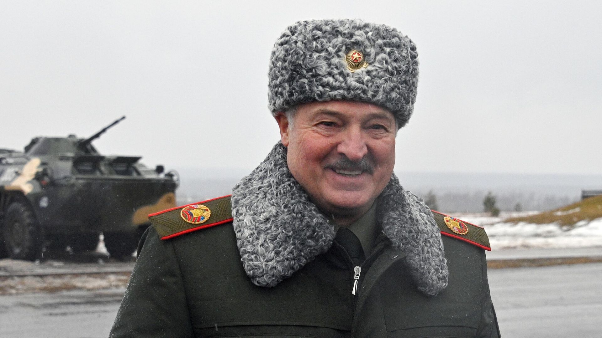 Президент Белоруссии Александр Лукашенко на полигоне Осиповичский во время совместных учений России и Белоруссии Союзная решимость-2022 Президент Белоруссии Александр Лукашенко на полигоне Осиповичский во время совместных учений России и Белоруссии Союзная решимость-2022 - РИА Новости, 1920, 17.02.2022