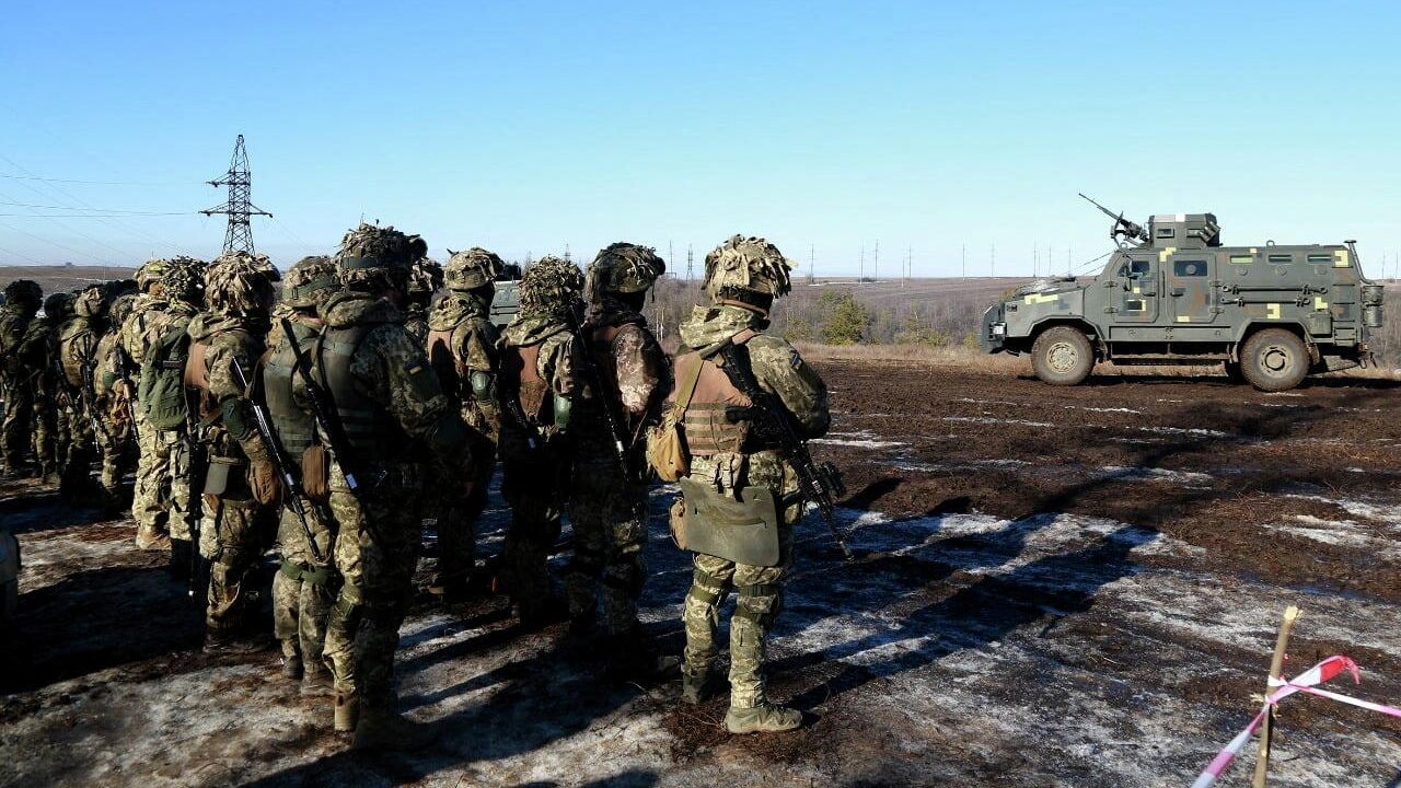 Военнослужащие ВСУ на учениях в Донецкой области Военнослужащие ВСУ на учениях в Донецкой области - РИА Новости, 1920, 18.02.2022