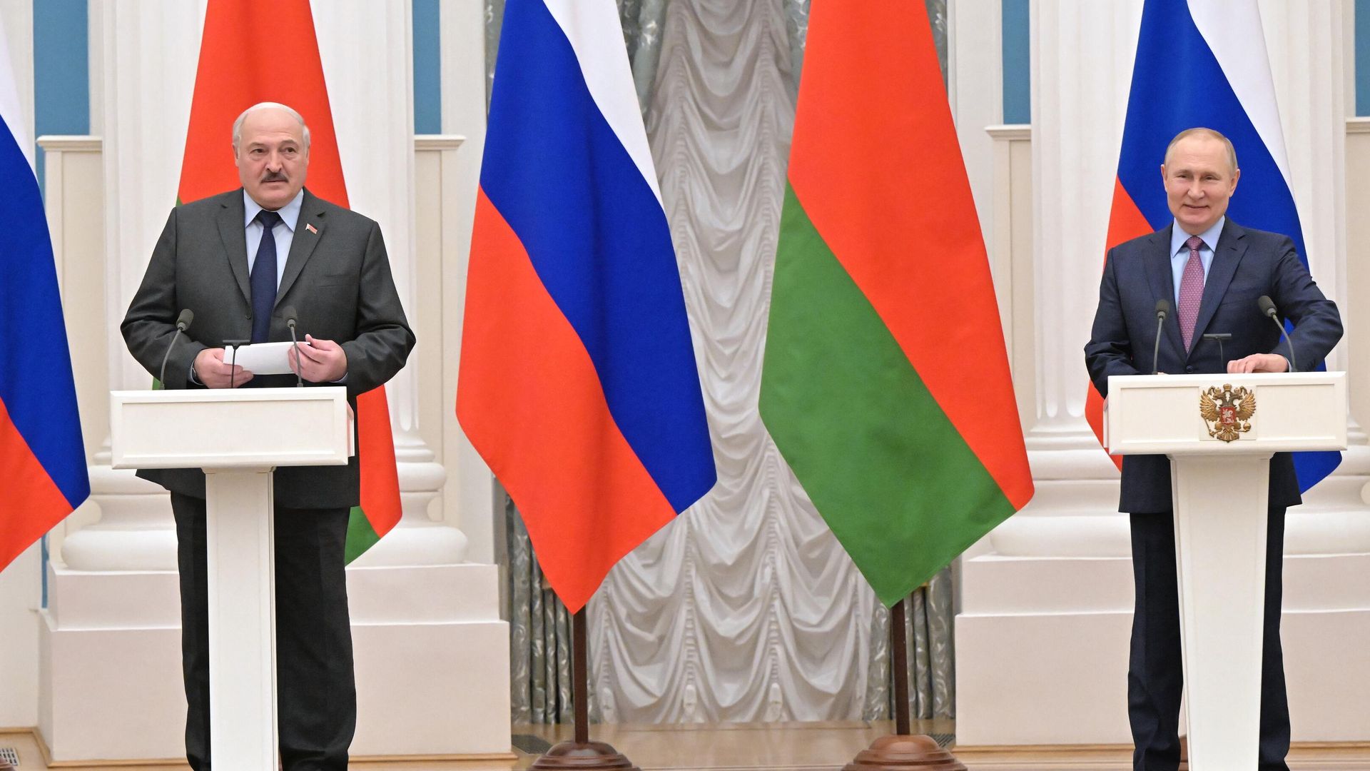 Президент РФ Владимир Путин и президент Белоруссии Александр Лукашенко Президент РФ Владимир Путин и президент Белоруссии Александр Лукашенко - РИА Новости, 1920, 12.04.2022