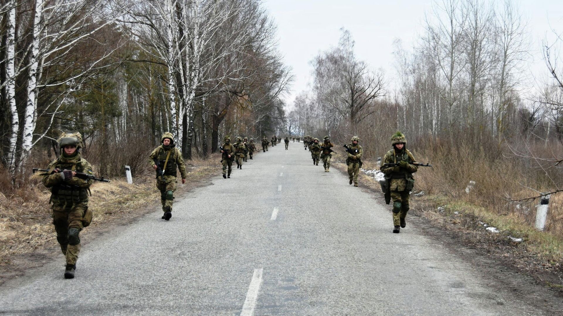Украинские военные во время учений Украинские военные во время учений - РИА Новости, 1920, 06.03.2022