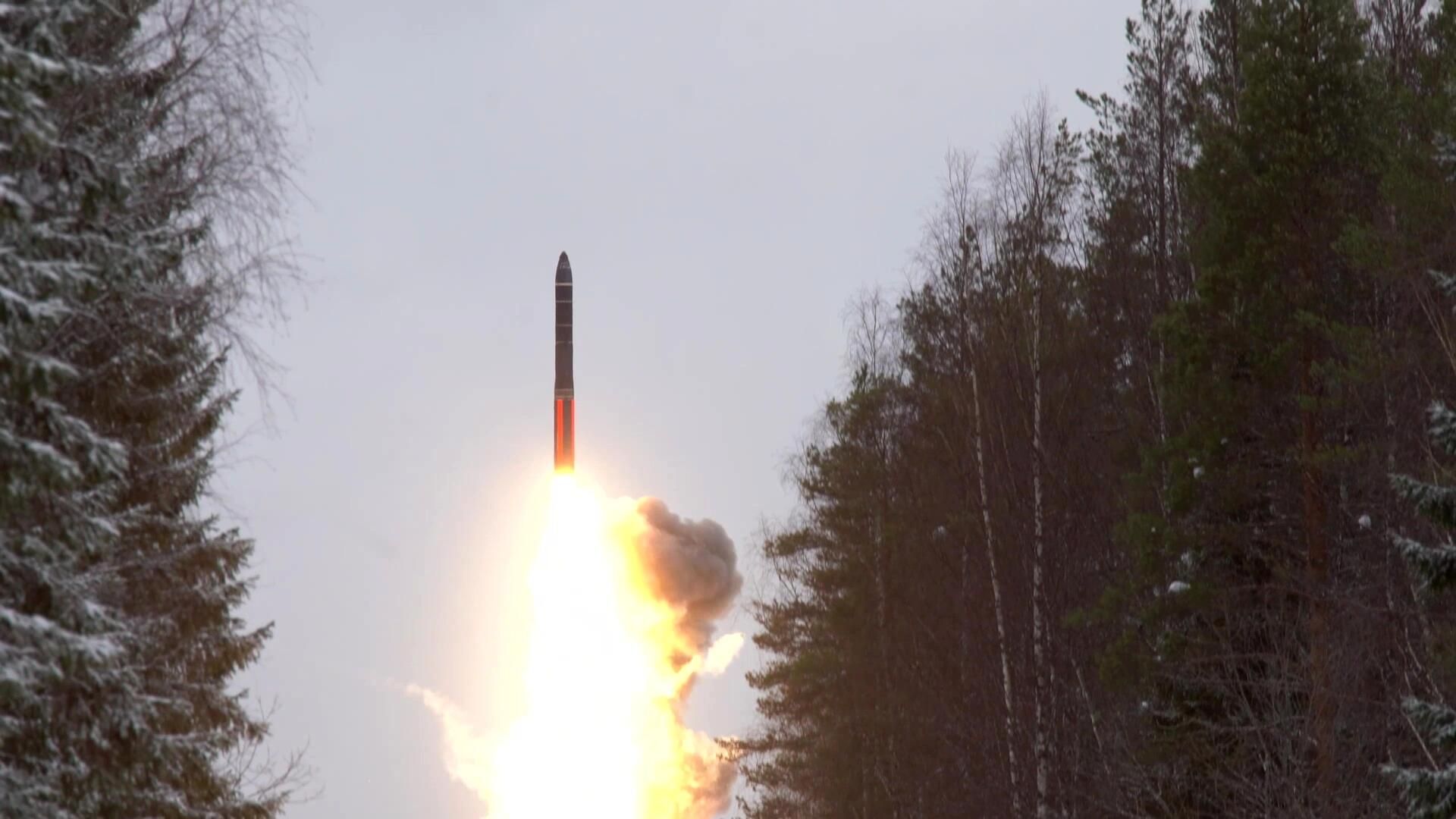 Запуск межконтинентальной баллистической ракеты Ярс Запуск межконтинентальной баллистической ракеты Ярс - РИА Новости, 1920, 13.03.2024