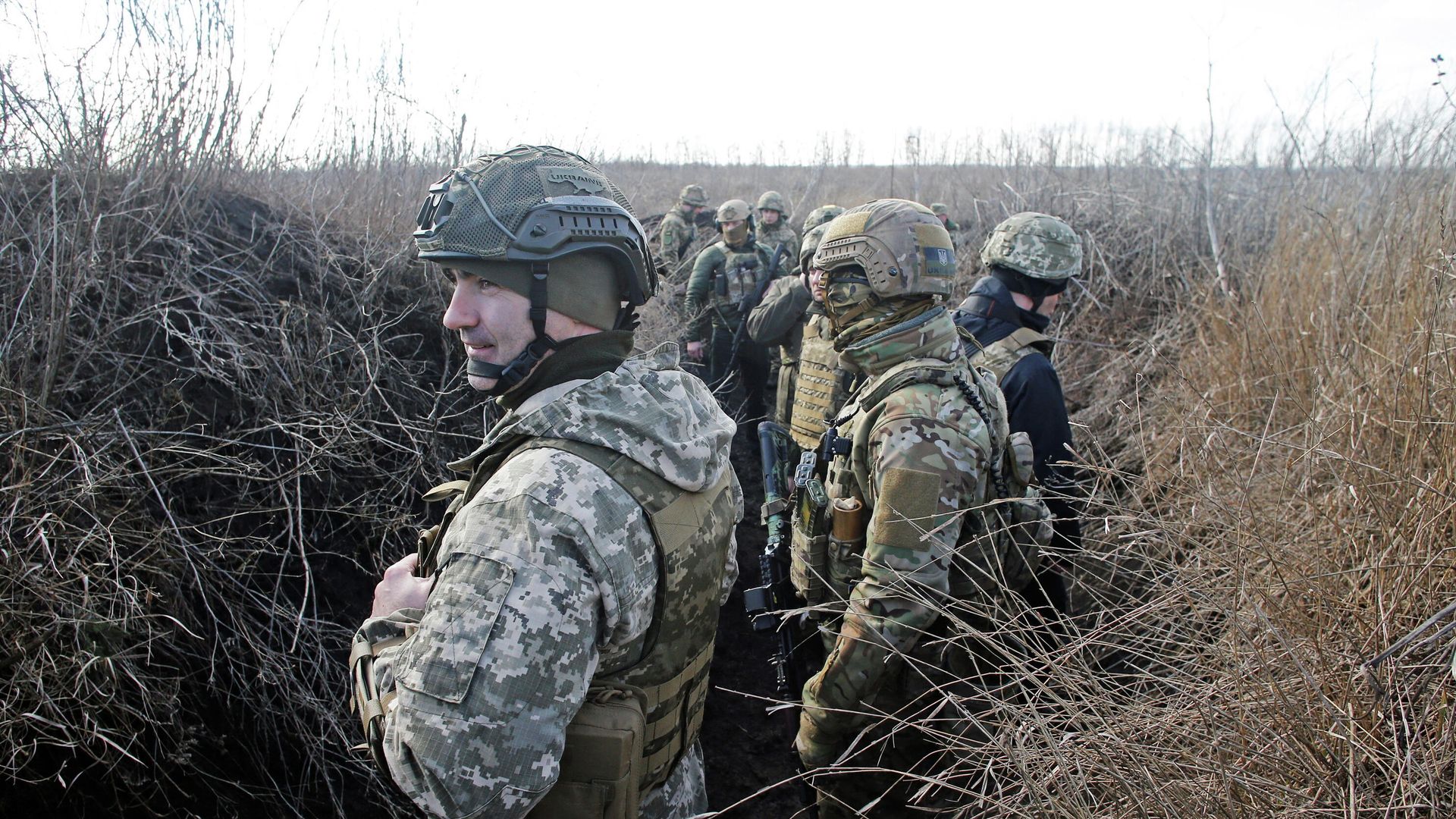 Украинские военнослужащие на линии соприкосновения в Донецкой области - РИА Новости, 1920, 21.02.2022