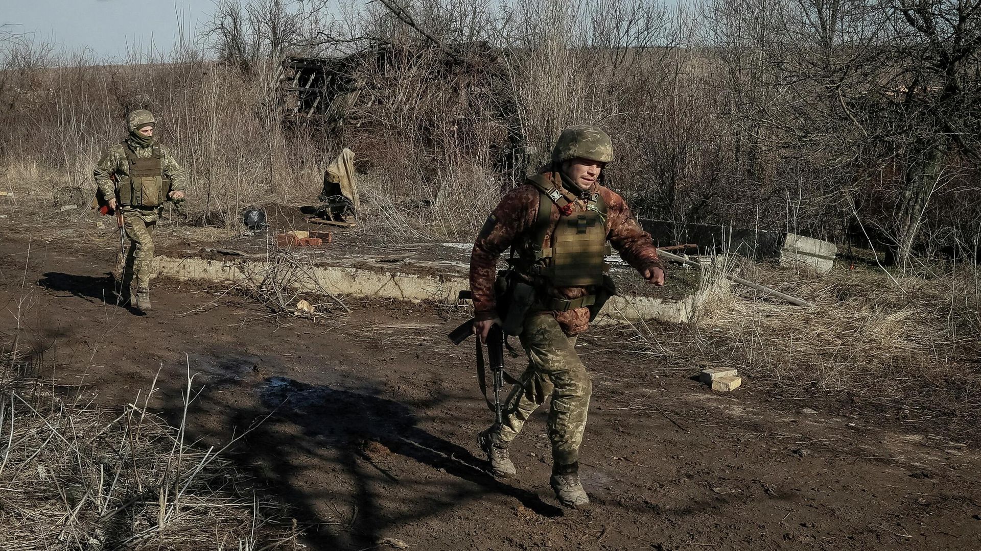 Украинские военнослужащие на линии соприкосновения в Донецкой области Украинские военнослужащие на линии соприкосновения в Донецкой области - РИА Новости, 1920, 21.02.2022