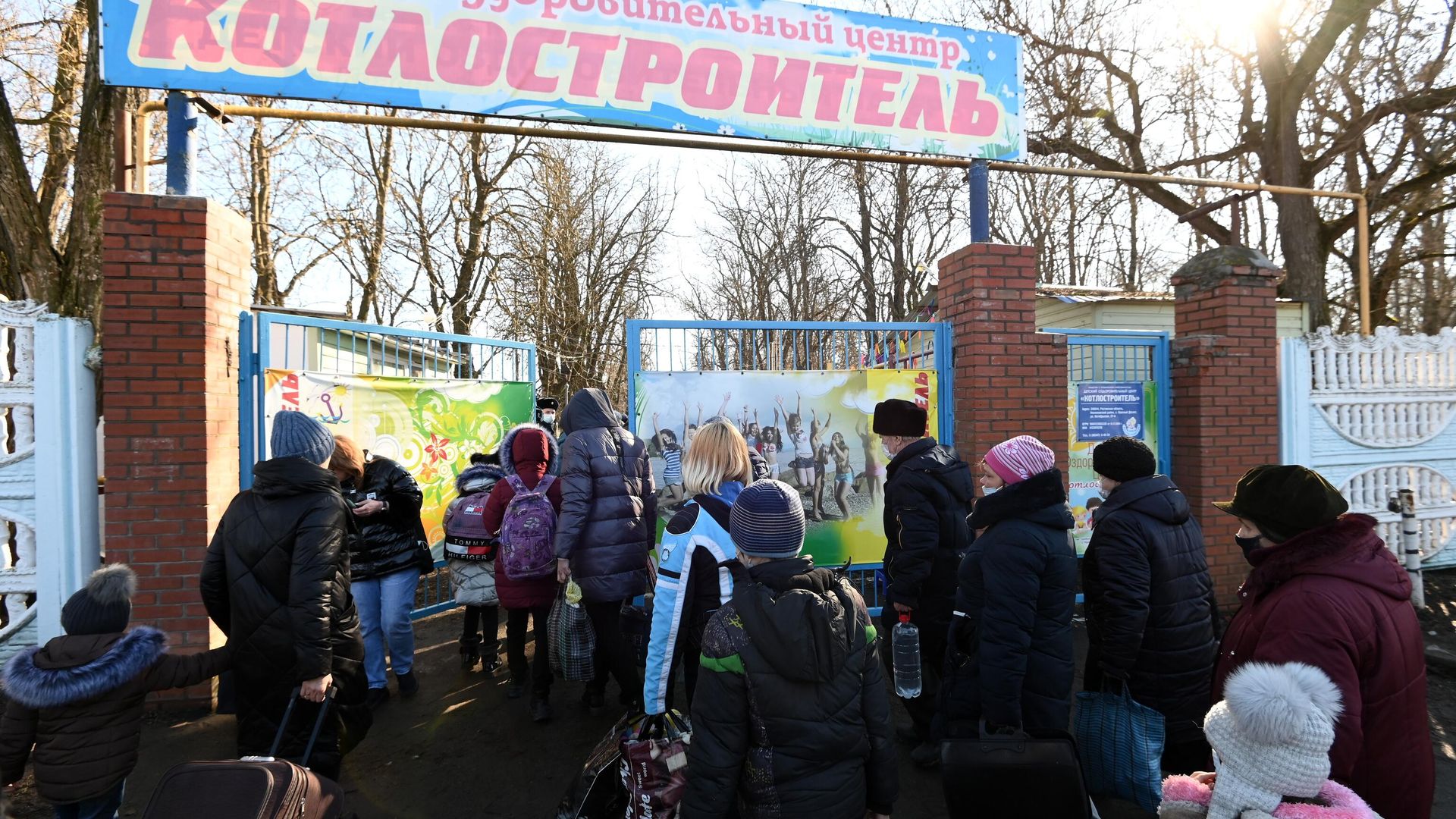 Беженцы из ДНР и ЛНР в Ростовской области Беженцы из ДНР и ЛНР в Ростовской области - РИА Новости, 1920, 20.02.2022