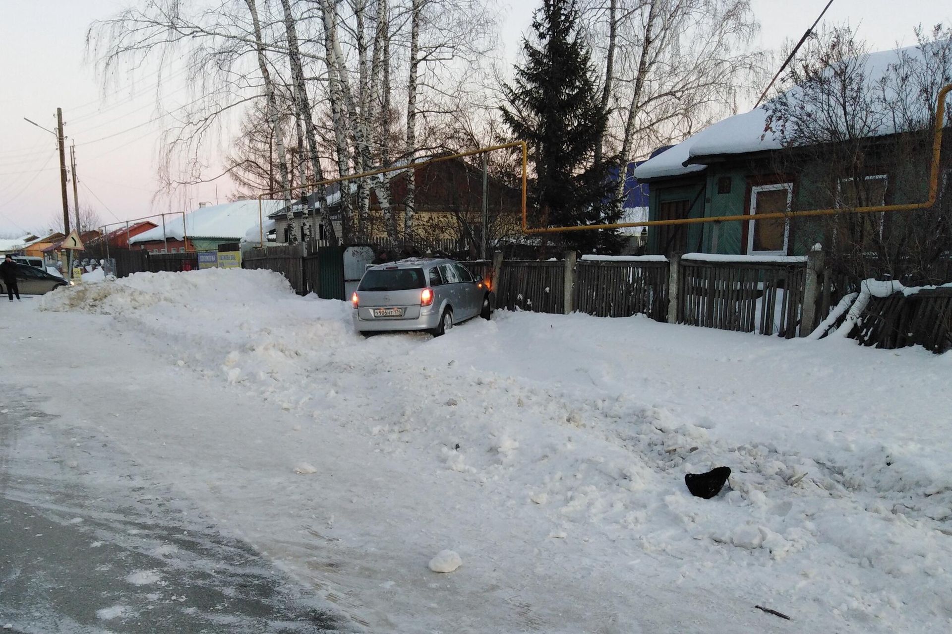 В Челябинской области мужчина в состоянии алкогольного опьянения, управляя а/м Опель Астра, сбил двух сестер-подростков, шедших по обочине В Челябинской области мужчина в состоянии алкогольного опьянения, управляя а/м Опель Астра, сбил двух сестер-подростков, шедших по обочине - РИА Новости, 1920, 20.02.2022