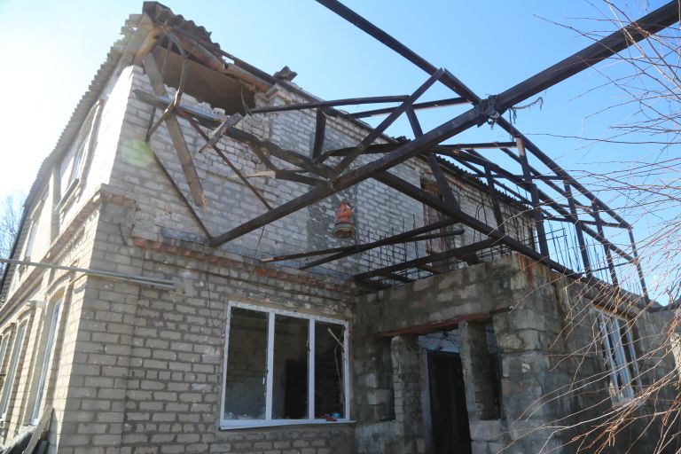 Жилой дом в Киевском районе Донецка, где в ночь на 20 февраля была ликвидирована украинская диверсионная группа Жилой дом в Киевском районе Донецка, где в ночь на 20 февраля была ликвидирована украинская диверсионная группа