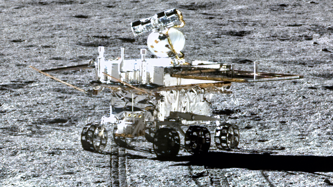 Луноход Юйту-2 на Луне Луноход Юйту-2 на Луне - РИА Новости, 1920, 21.02.2022