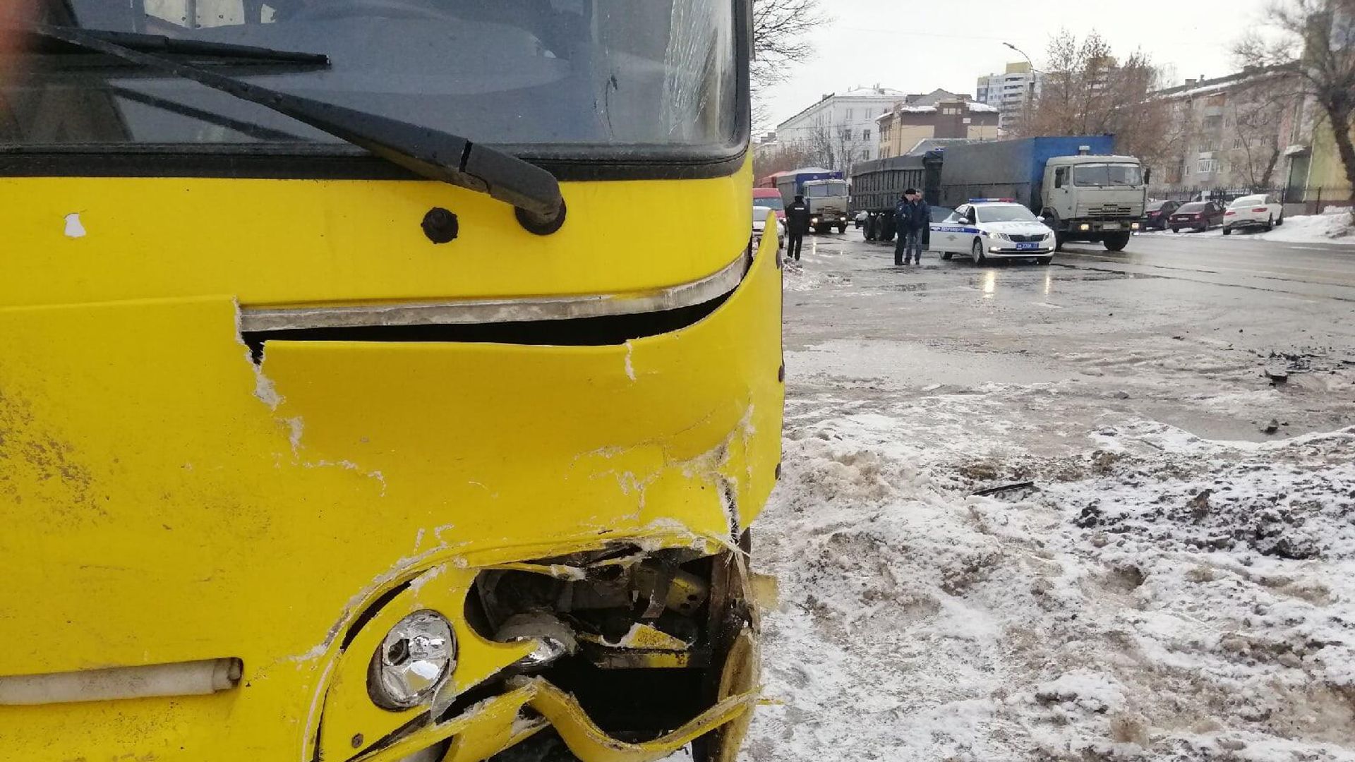 ДТП с пассажирским автобусом в Иваново ДТП с пассажирским автобусом в Иваново - РИА Новости, 1920, 21.02.2022