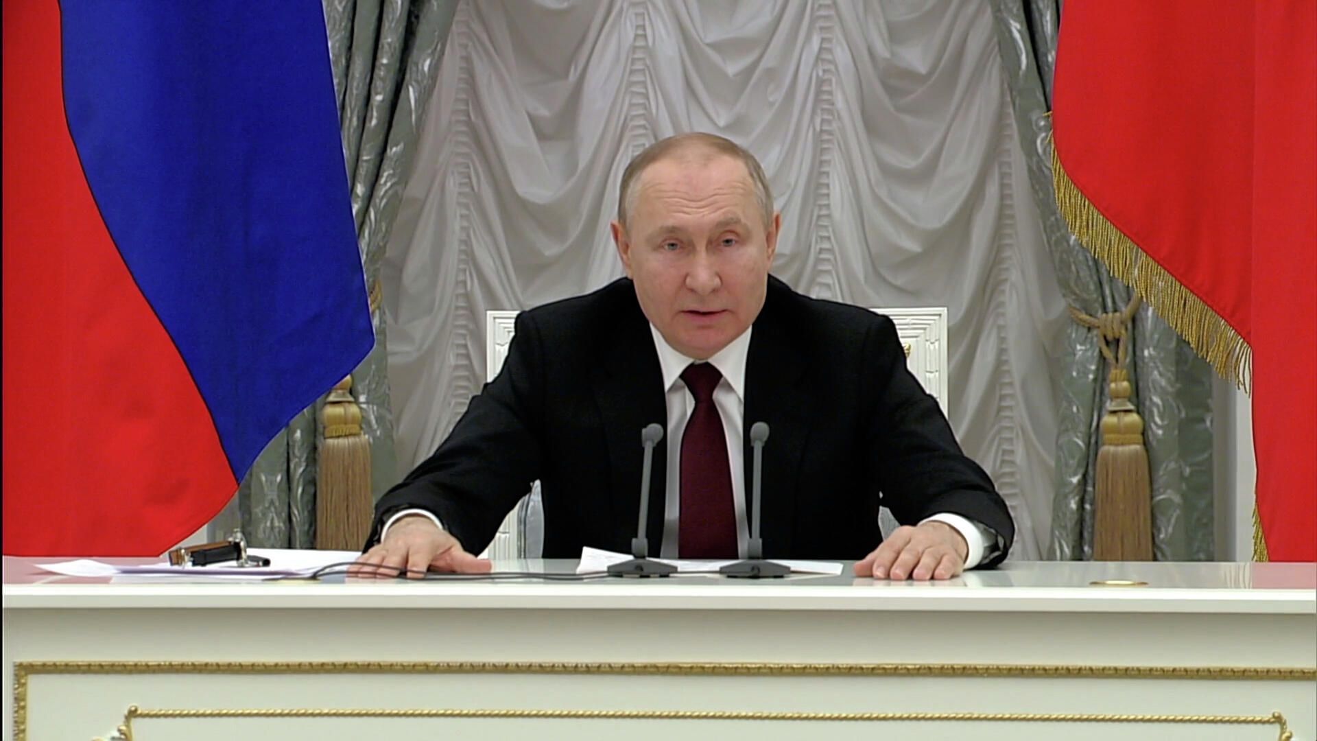 Вступительная речь Путина на заседании Совета Безопасности по Донбассу Вступительная речь Путина на заседании Совета Безопасности по Донбассу - РИА Новости, 1920, 21.02.2022