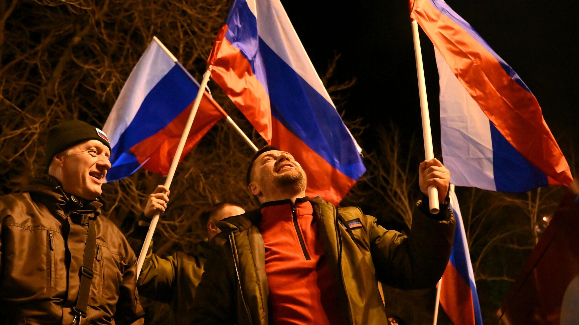 Люди радуются подписанию документов о признании Россией ДНР и ЛНР в Донецке Люди радуются подписанию документов о признании Россией ДНР и ЛНР в Донецке - РИА Новости, 1920, 22.02.2022