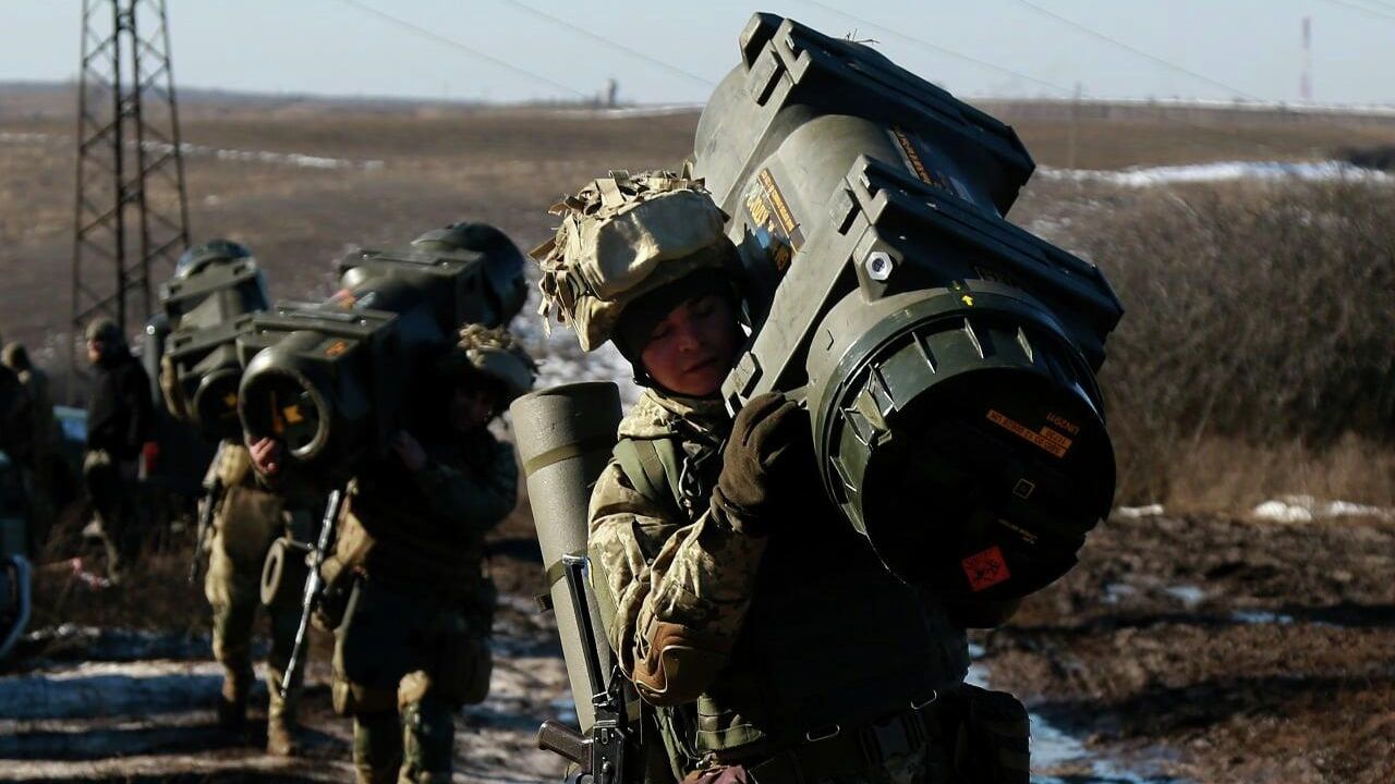 Украинские военнослужащие на линии соприкосновения в Донецкой области Украинские военнослужащие на линии соприкосновения в Донецкой области - РИА Новости, 1920, 26.02.2022