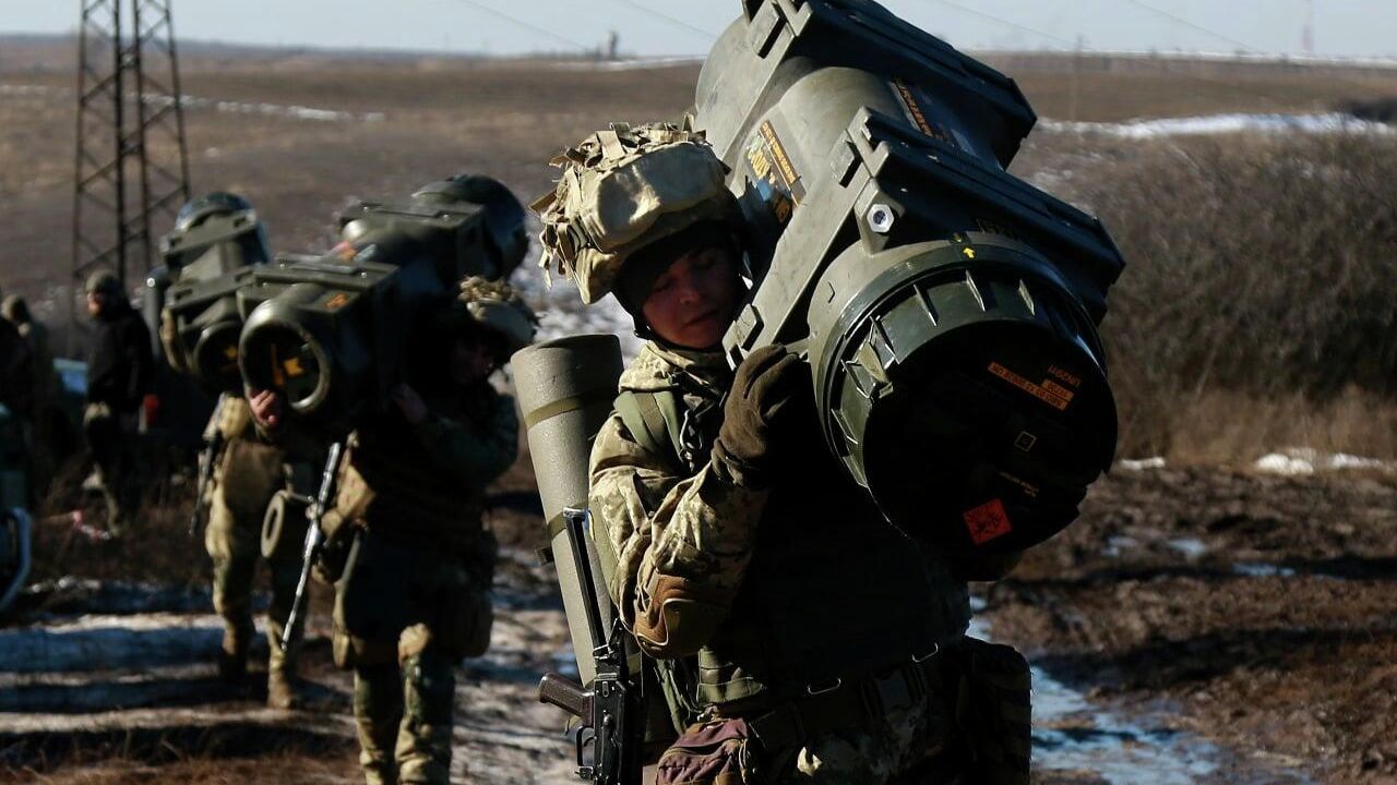 Украинские военнослужащие на линии соприкосновения в Донецкой области - РИА Новости, 1920, 23.02.2022