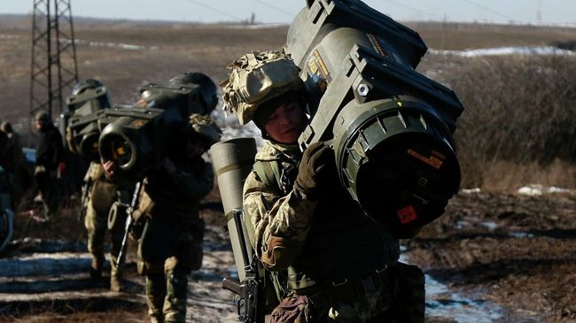 Украинские военнослужащие на линии соприкосновения в Донецкой области Украинские военнослужащие на линии соприкосновения в Донецкой области