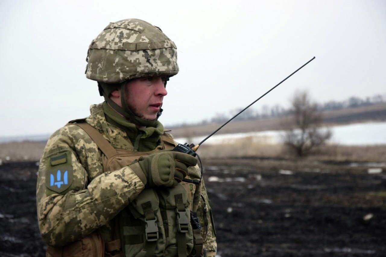 Украинский военнослужащий на линии соприкосновения в Донецкой области Украинский военнослужащий на линии соприкосновения в Донецкой области - РИА Новости, 1920, 29.03.2022