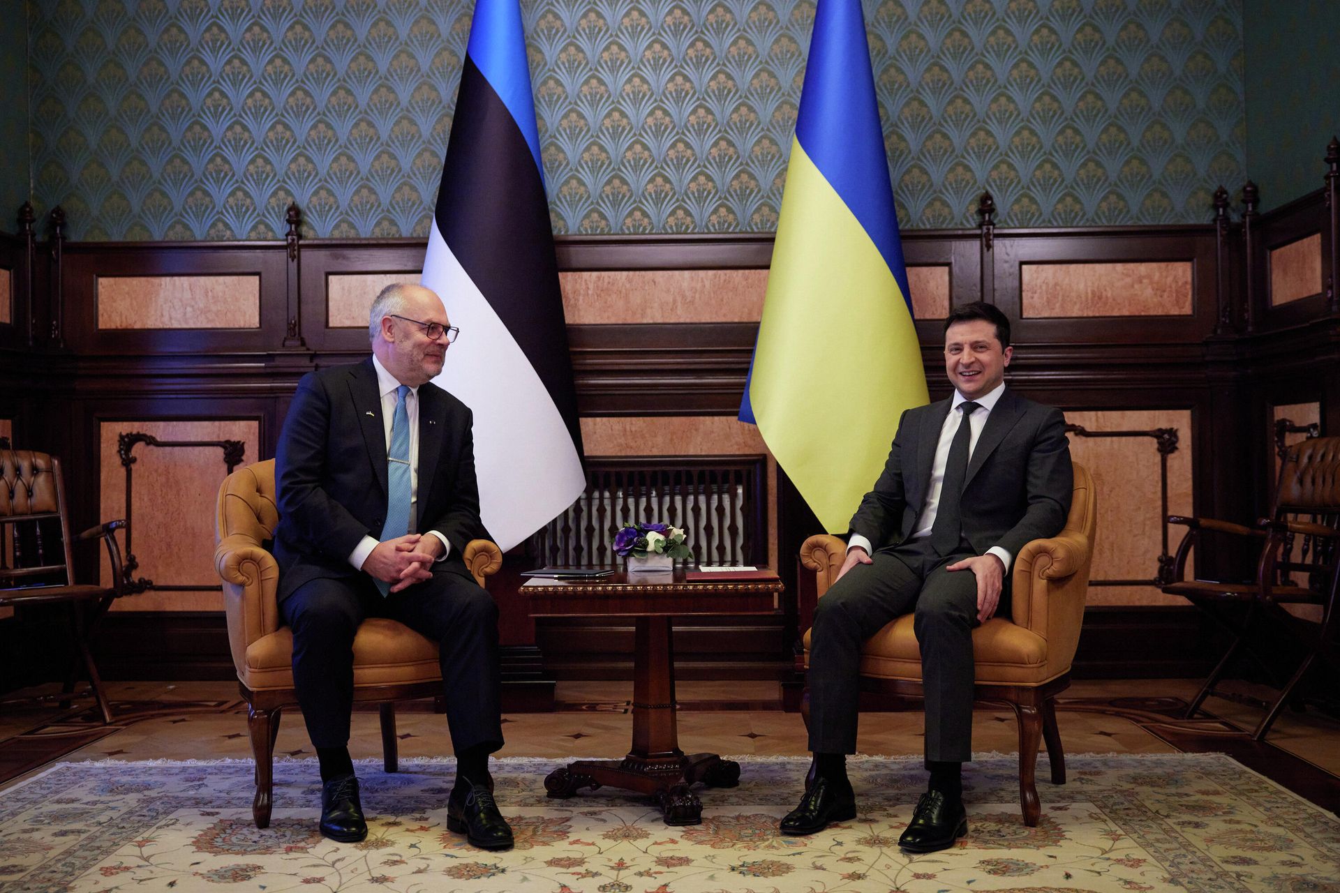 Президент Украины Владимир Зеленский и президент Эстонии Алар Карис во время встречи в Киеве Президент Украины Владимир Зеленский и президент Эстонии Алар Карис во время встречи в Киеве - РИА Новости, 1920, 12.08.2022