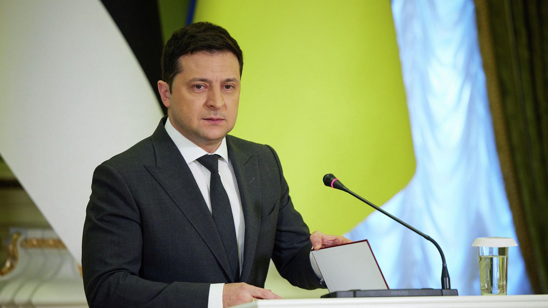 Президент Украины Владимир Зеленский Президент Украины Владимир Зеленский - РИА Новости, 1920, 08.05.2022