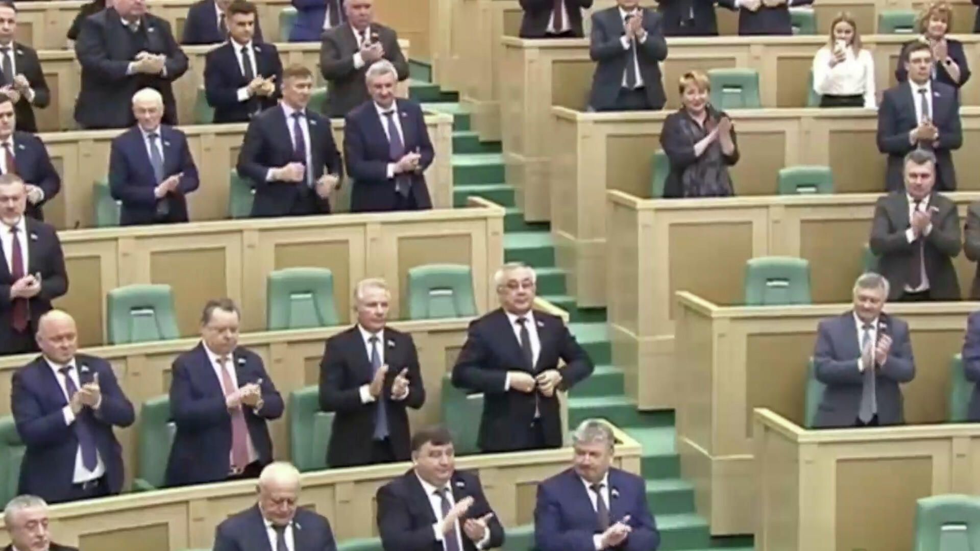 Голосование в Совете Федерации по поводу ратификации договоров с ДНР и ЛНР Голосование в Совете Федерации по поводу ратификации договоров с ДНР и ЛНР - РИА Новости, 1920, 22.02.2022