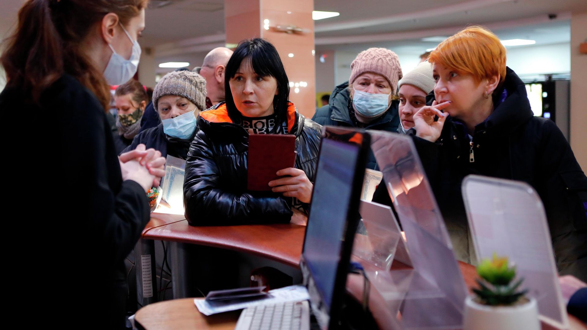 Эвакуированные жители ДНР и ЛНР заселяются в пункт временного размещения в Белгороде Эвакуированные жители ДНР и ЛНР заселяются в пункт временного размещения в Белгороде - РИА Новости, 1920, 23.02.2022