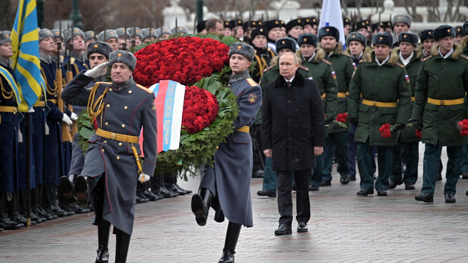 Президент РФ Владимир Путин на церемонии возложения венка к Могиле Неизвестного Солдата в Александровском саду Президент РФ Владимир Путин на церемонии возложения венка к Могиле Неизвестного Солдата в Александровском саду - РИА Новости, 1920, 23.02.2022