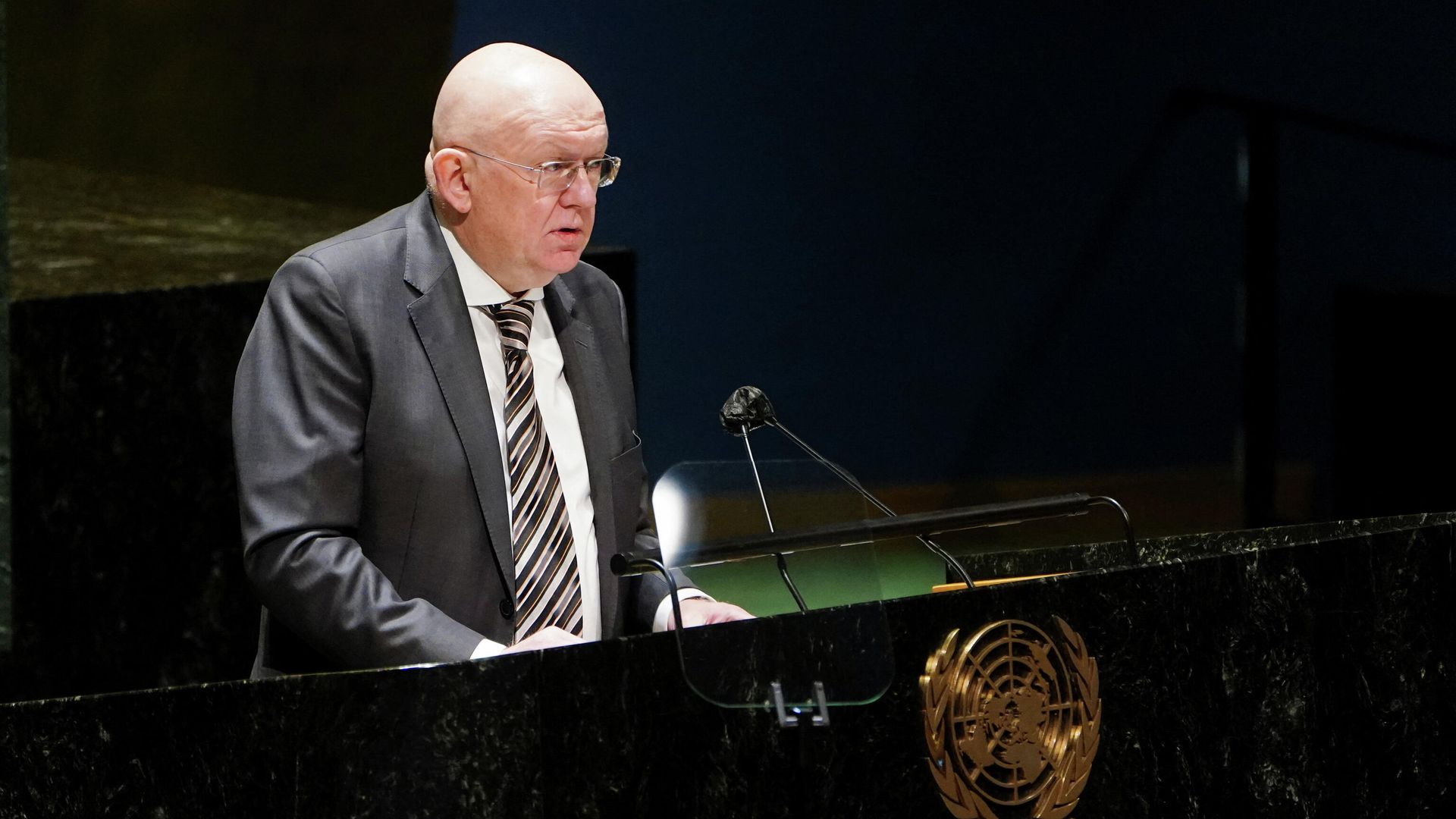 Постоянный представитель РФ при ООН Василий Небензя выступает на пленарном заседании Генеральной ассамблеи Организации Объединенных Наций в Нью-Йорке - РИА Новости, 1920, 15.03.2022