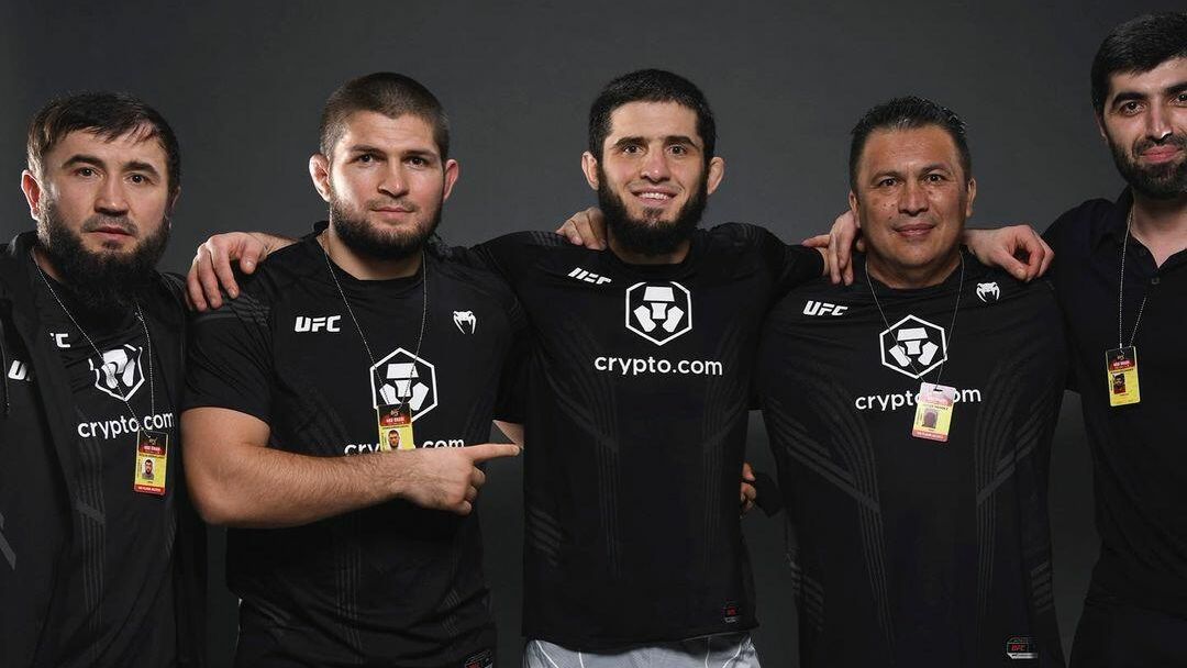 Боец UFC Ислам Махачев и с командой Боец UFC Ислам Махачев и с командой - РИА Новости, 1920, 08.06.2022