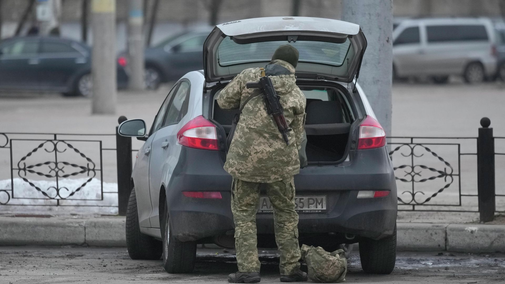 Украинский военнослужащий в Северодонецке Украинский военнослужащий в Северодонецке - РИА Новости, 1920, 24.03.2022