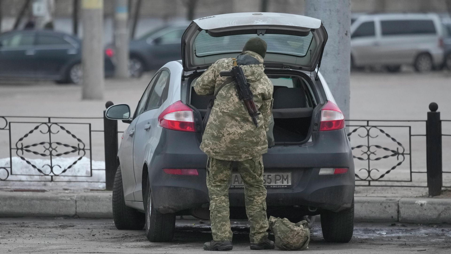 Украинский военнослужащий в Северодонецке Украинский военнослужащий в Северодонецке - РИА Новости, 1920, 13.05.2022