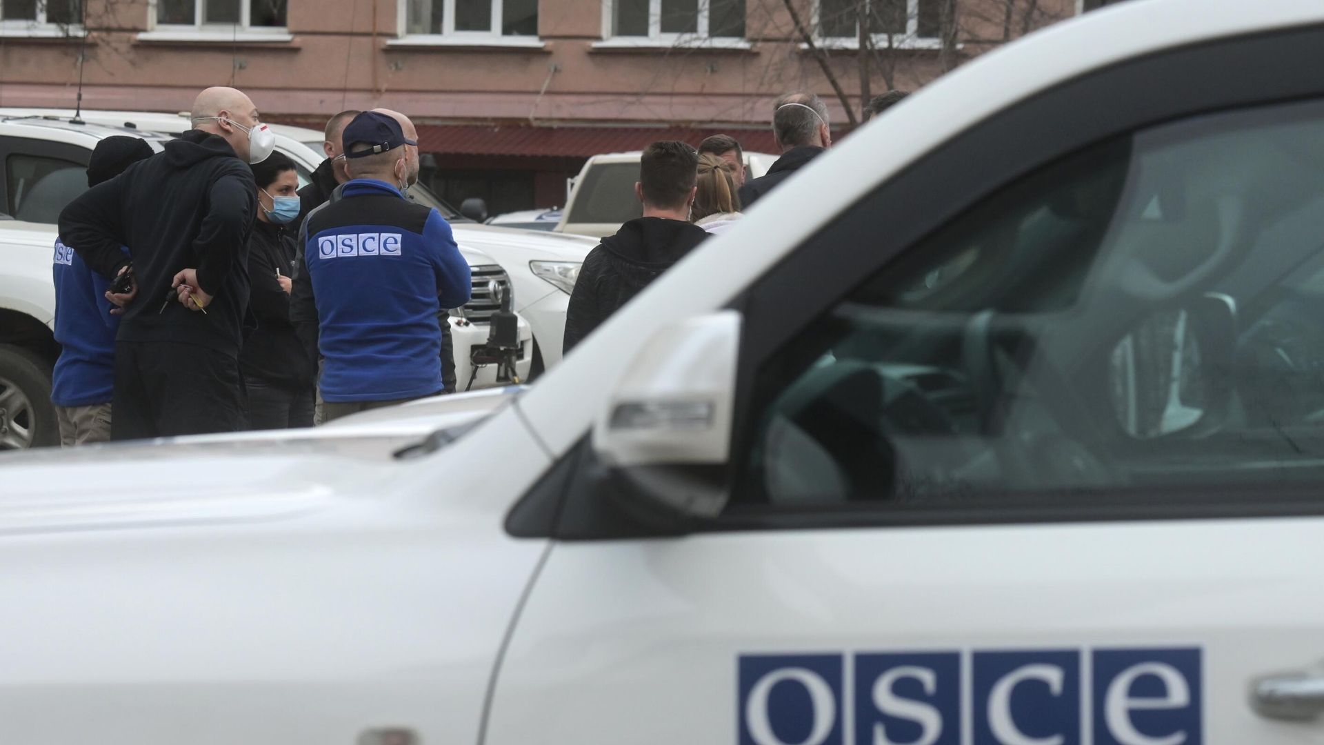 Представители мониторинговой миссии ОБСЕ в Донецке Представители мониторинговой миссии ОБСЕ в Донецке - РИА Новости, 1920, 26.04.2022