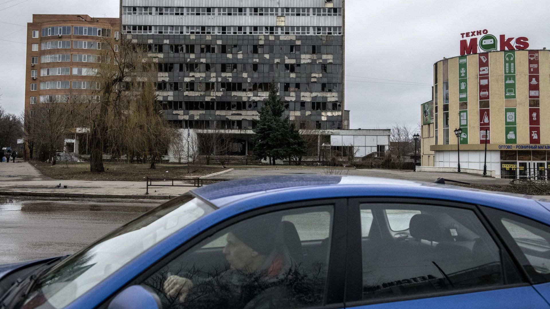 Мужчина в автомобиле в центре Луганска Мужчина в автомобиле в центре Луганска - РИА Новости, 1920, 03.06.2022