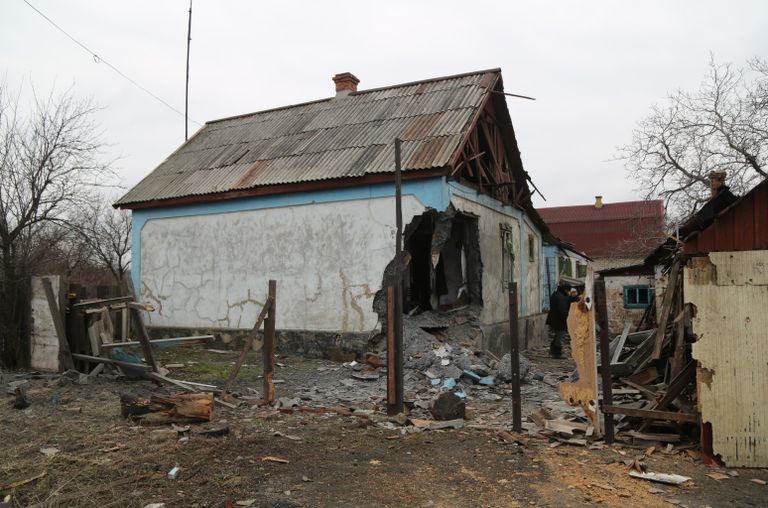 Дом поврежденный в результате обстрела ВСУ поселка Зайцево в Горловке Дом поврежденный в результате обстрела ВСУ поселка Зайцево в Горловке