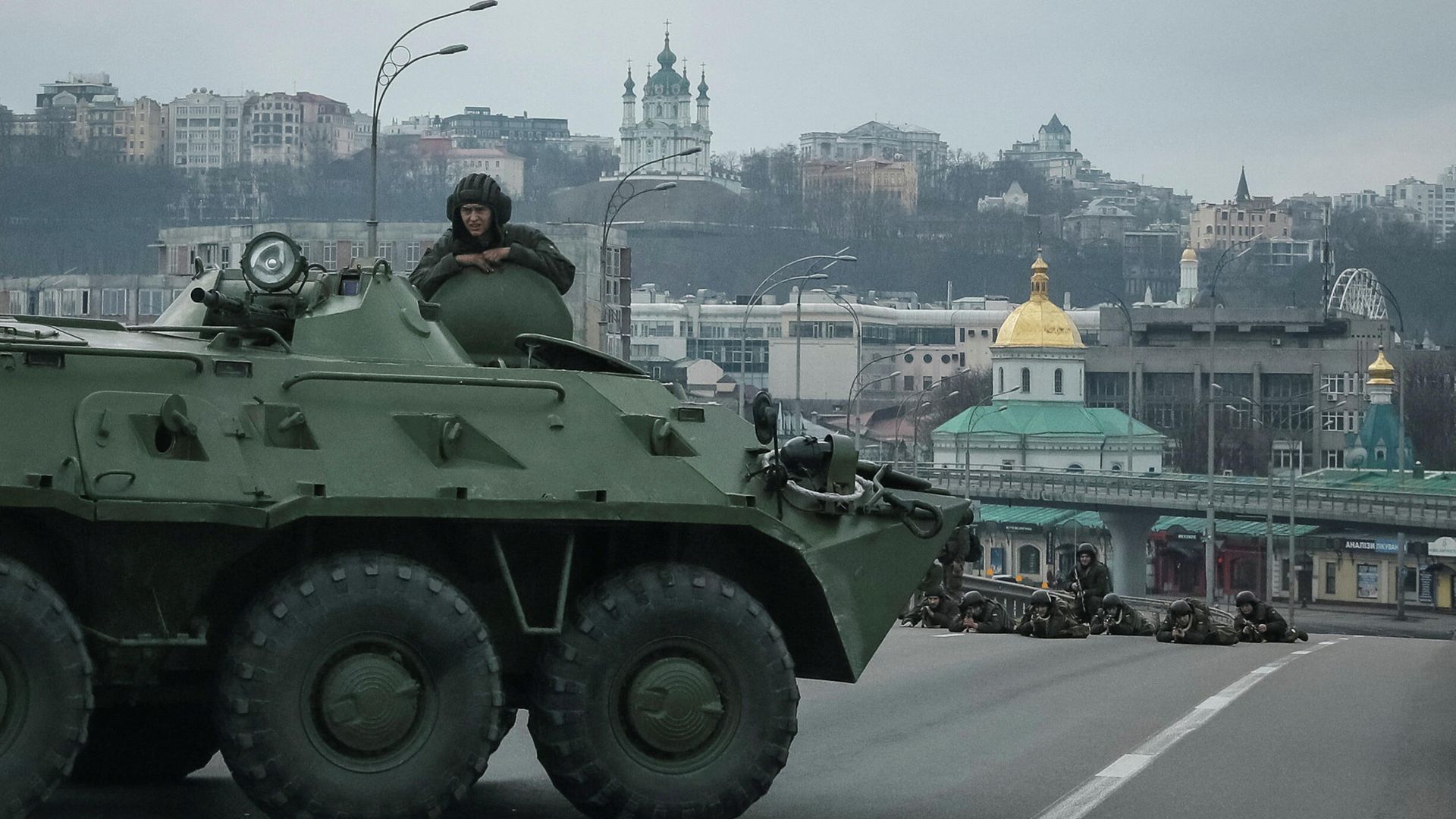 Военнослужащие Национальной гвардии Украины в центре Киева Военнослужащие Национальной гвардии Украины в центре Киева - РИА Новости, 1920, 25.02.2022