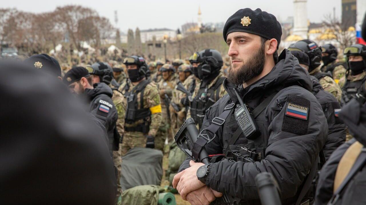 Военнослужащие РФ во время напутственного слова главы Чеченской Республики Рамзана Кадырова в Грозном - РИА Новости, 1920, 19.03.2022