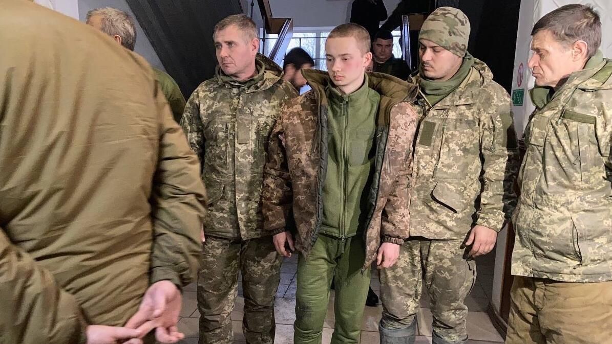 Сдавшиеся народной милиции ЛНР бойцы Нацгвардии Украины Сдавшиеся народной милиции ЛНР бойцы Нацгвардии Украины - РИА Новости, 1920, 02.04.2022