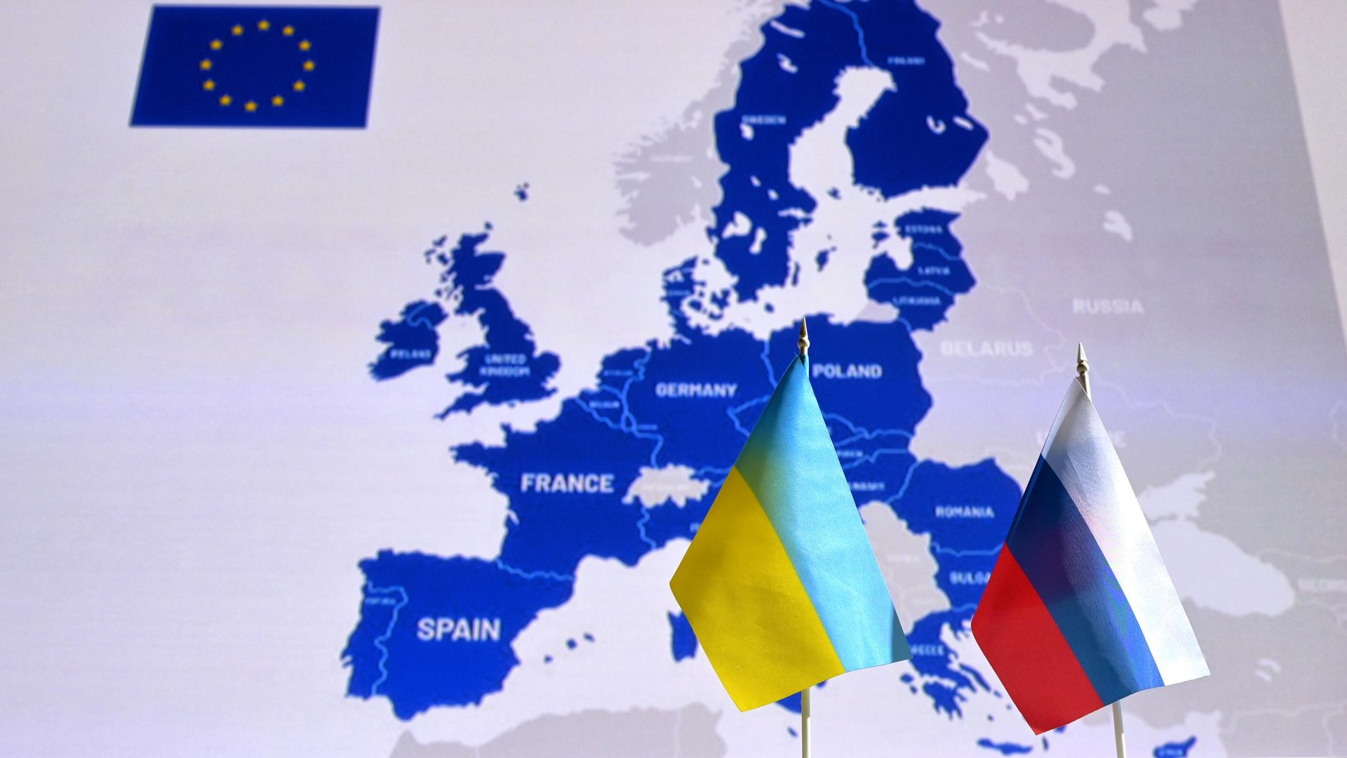 Государственные флаги России и Украины - РИА Новости, 1920, 10.03.2022