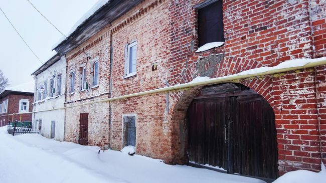 Улица Клюшниково, дома 19 века. Эти здания пока не отреставрированы Улица Клюшниково, дома 19 века. Эти здания пока не отреставрированы