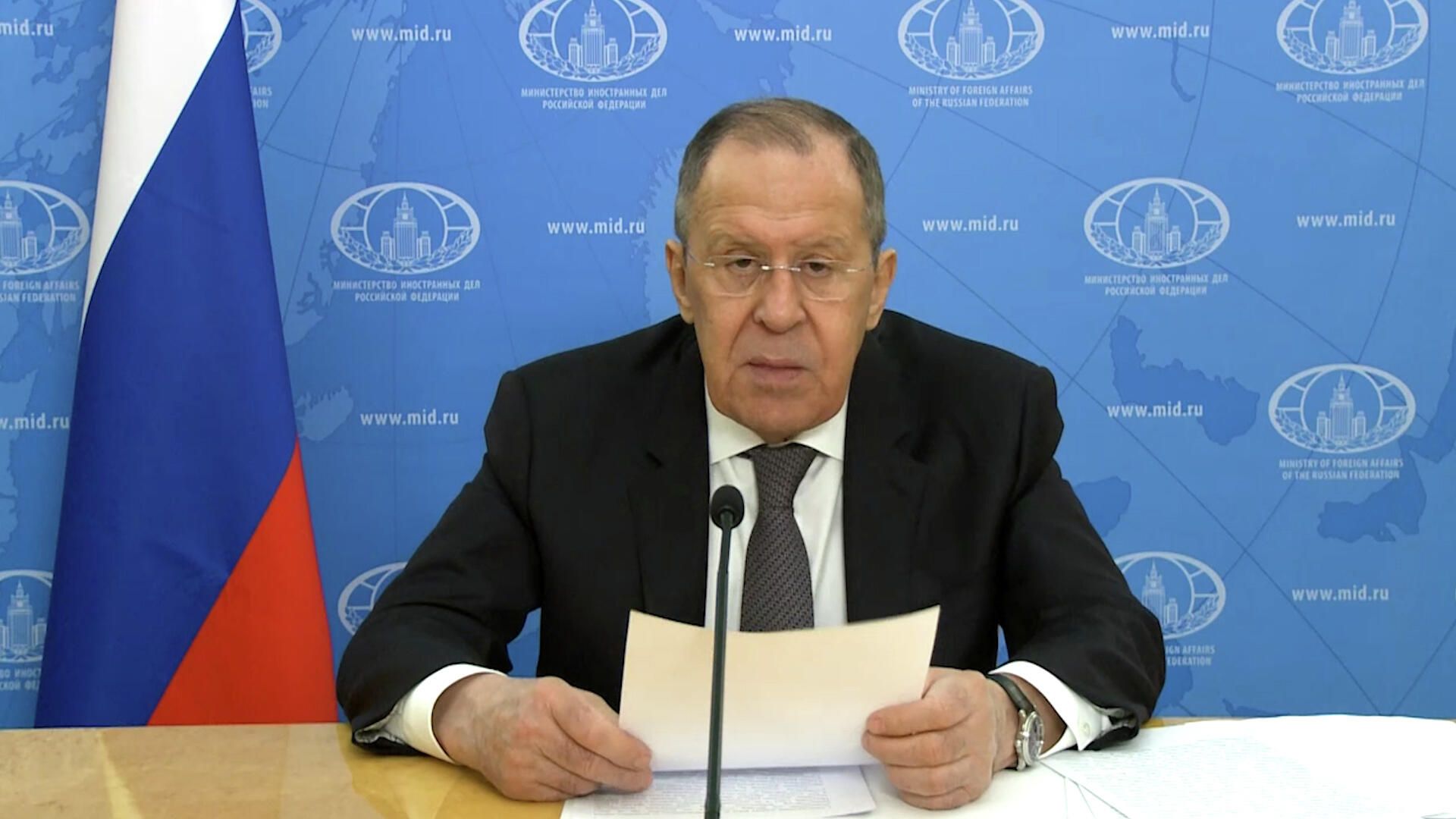 Лавров: Давно пора вернуть американское ядерное оружие домой Лавров: Давно пора вернуть американское ядерное оружие домой - РИА Новости, 1920, 01.03.2022