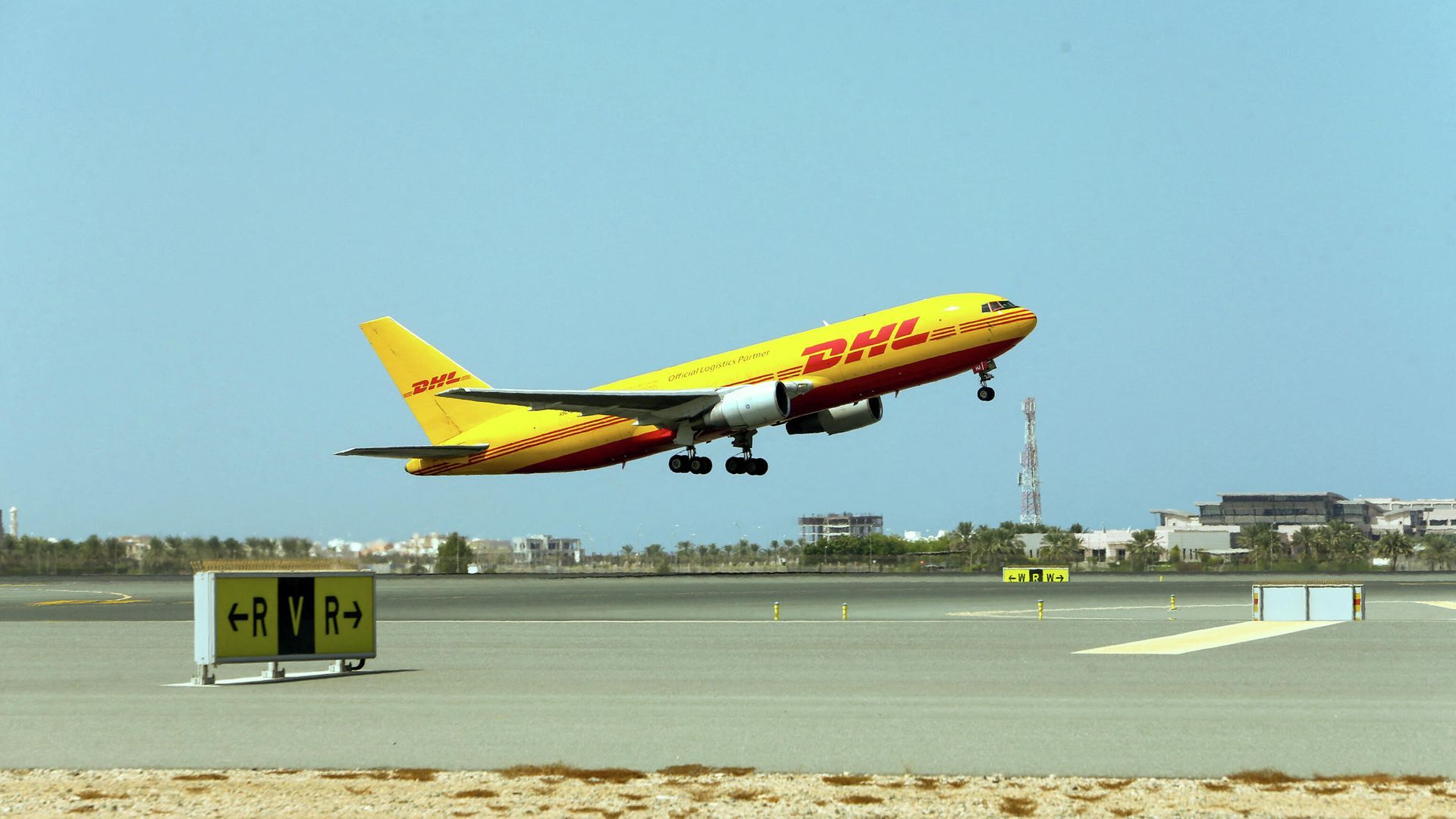 Самолет компании DHL Самолет компании DHL - РИА Новости, 1920, 02.03.2022